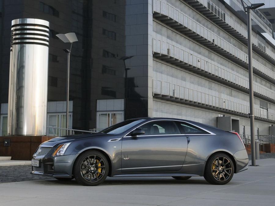 Cadillac CTS-V Coupe Black Diamond 2011 года  (EU) (фото 7 из 14)